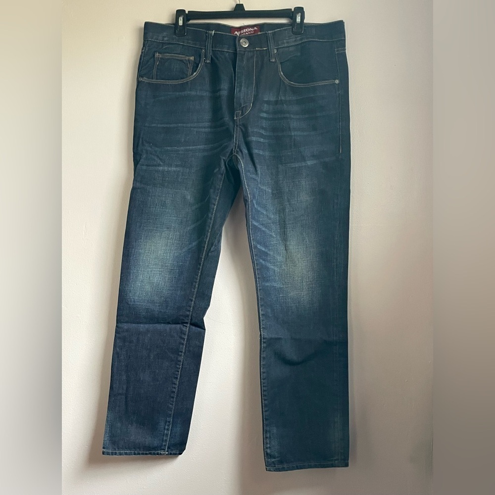 Men’s Arizona slim tapered jeans 36x30 NWOT. Dark wash with distressing.